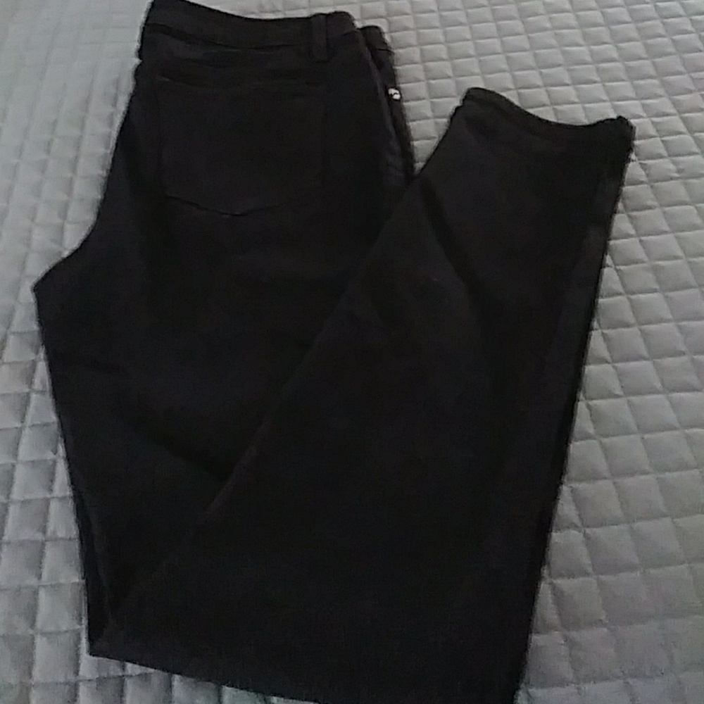 No Boundaries Skinny Stretch Jeans